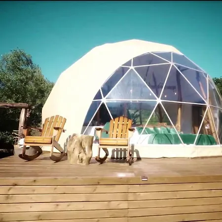 Domo Masia Cal Geperut Luxury tent Badalona