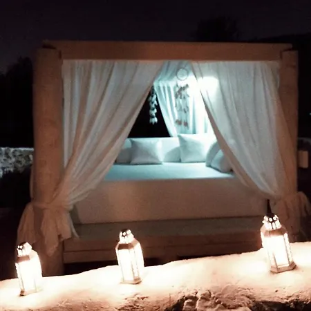Domo Masia Cal Geperut Luxury tent Badalona