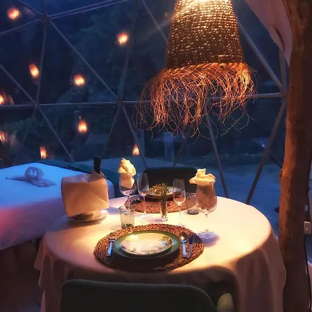Domo Masia Cal Geperut Luxury tent Badalona
