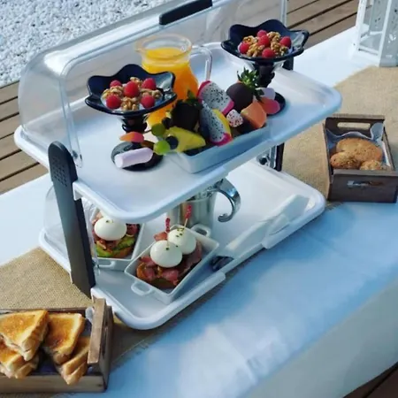 Domo Masia Cal Geperut Luxury tent Badalona
