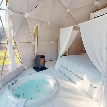 Luxury tent Domo Masia Cal Geperut *